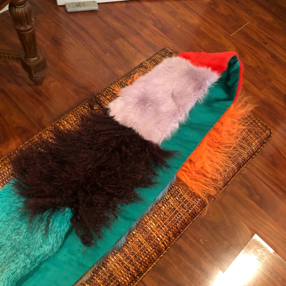 ETRO shearling scarf - Picture 4 of 8